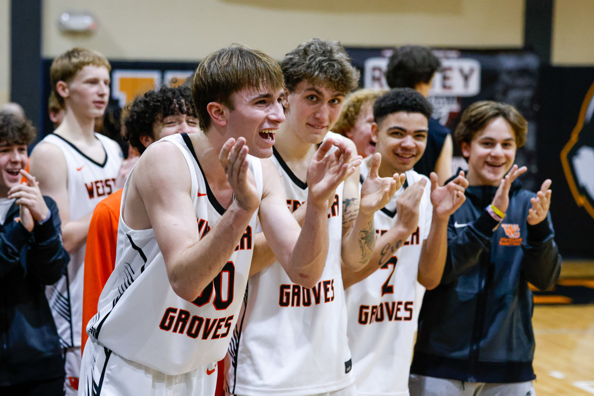 Webster Groves Missouri Mount Carmel Illinois boys basketball December 16 2023 Nate Latsch 25039